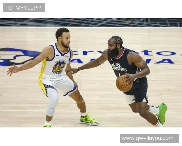 库里赛前幽默互动哈登称我们还在打呢展现友谊与竞技精神