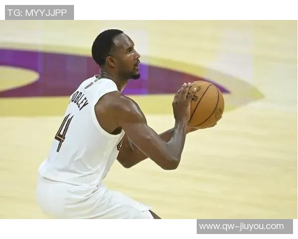 莫布里首节火力全开6投4中狂砍12分并罚球6中4助力球队领先